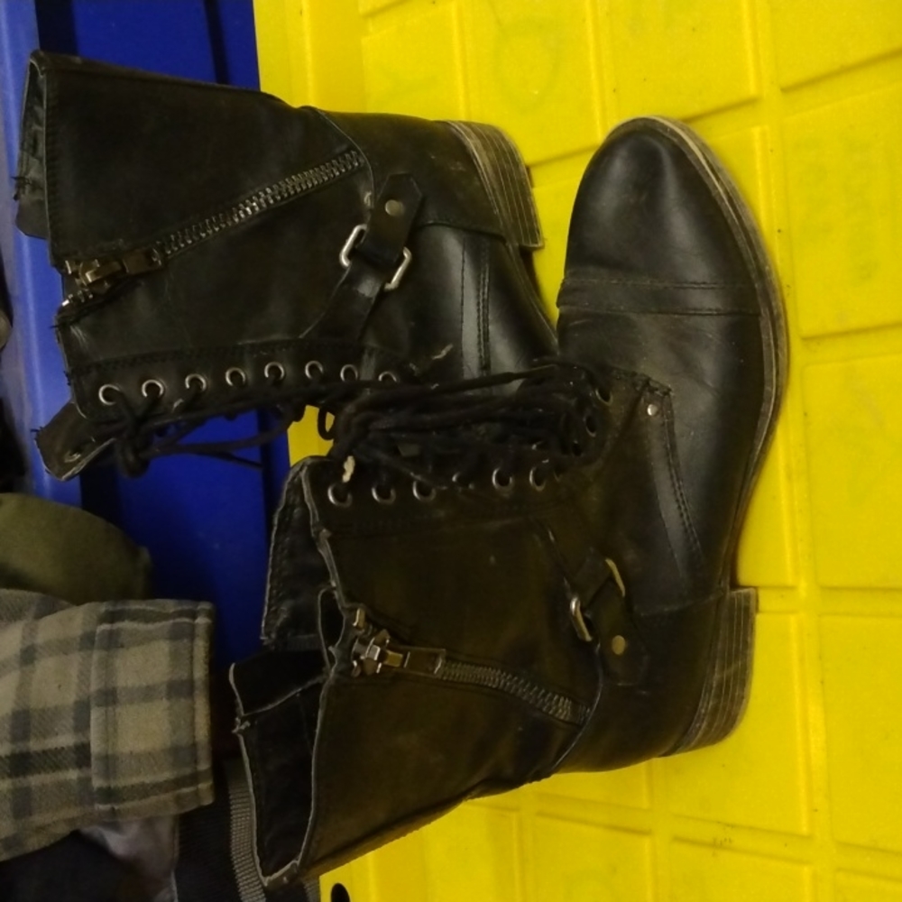 Black rampage combat boots size 7